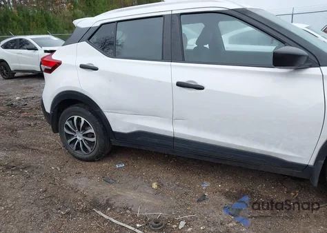 2018 Nissan Kicks S z USA, uszkodzony, nr VIN 3N1CP5CU1JL525290